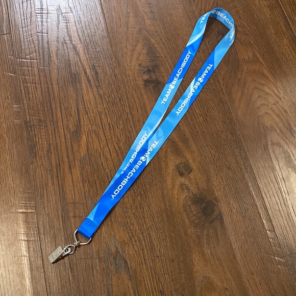 Beachbody Survival Kit + Lanyard + 3 Temporary Emerald Coach Tattoos - Picture 4 of 4